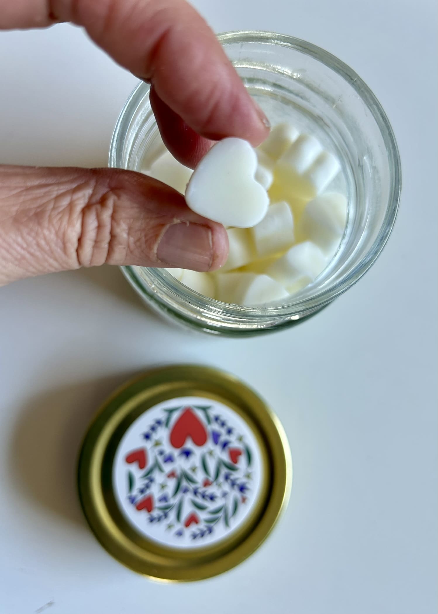 Cuoricini in cera di soia profumati con olio essenziale di lavanda Love Yourself First