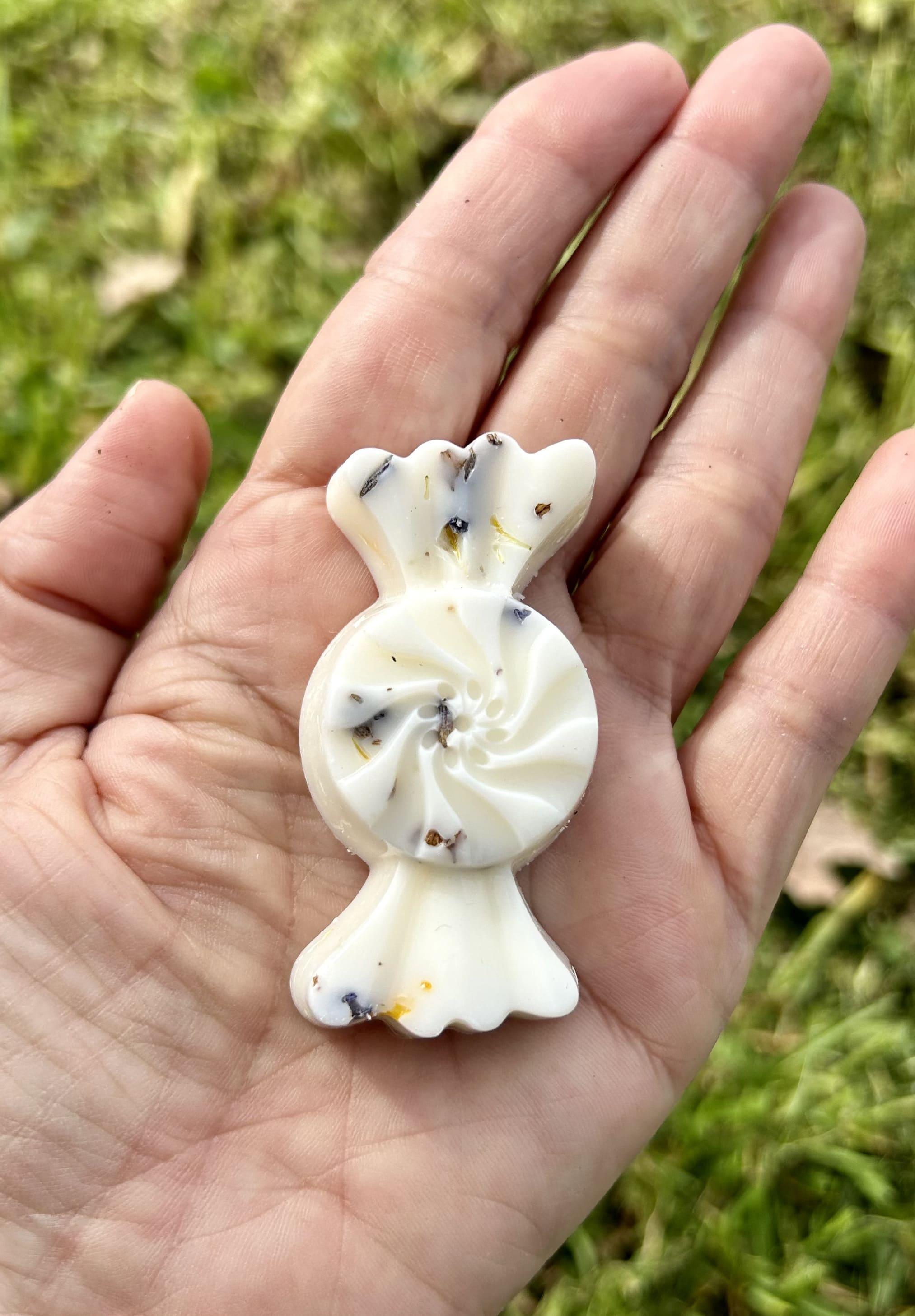 Caramella in cera di soia e olio essenziale di lavanda 