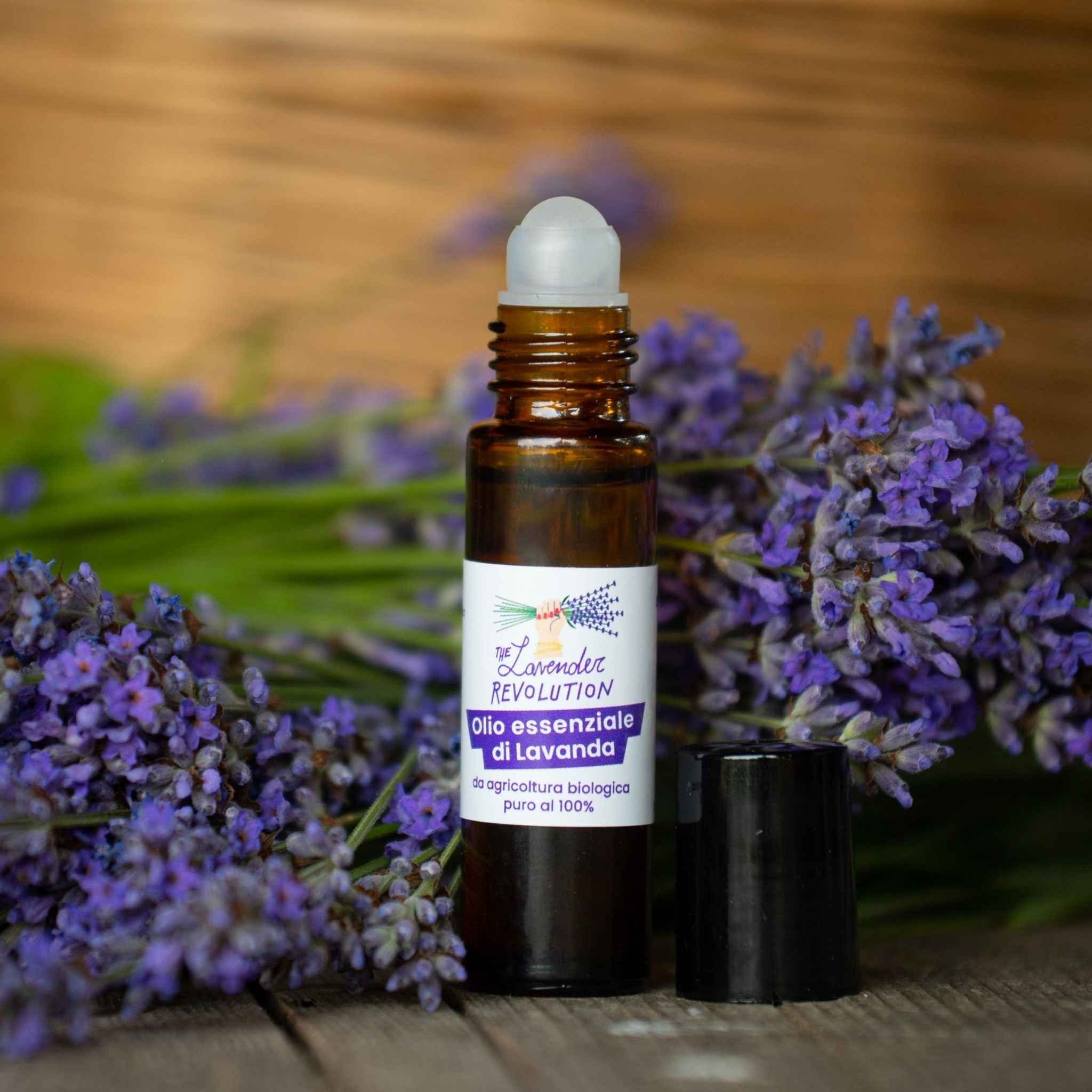 Applicatore roll on in vetro del roll on olio essenziale di lavanda bio 10 ml con tappo aperto